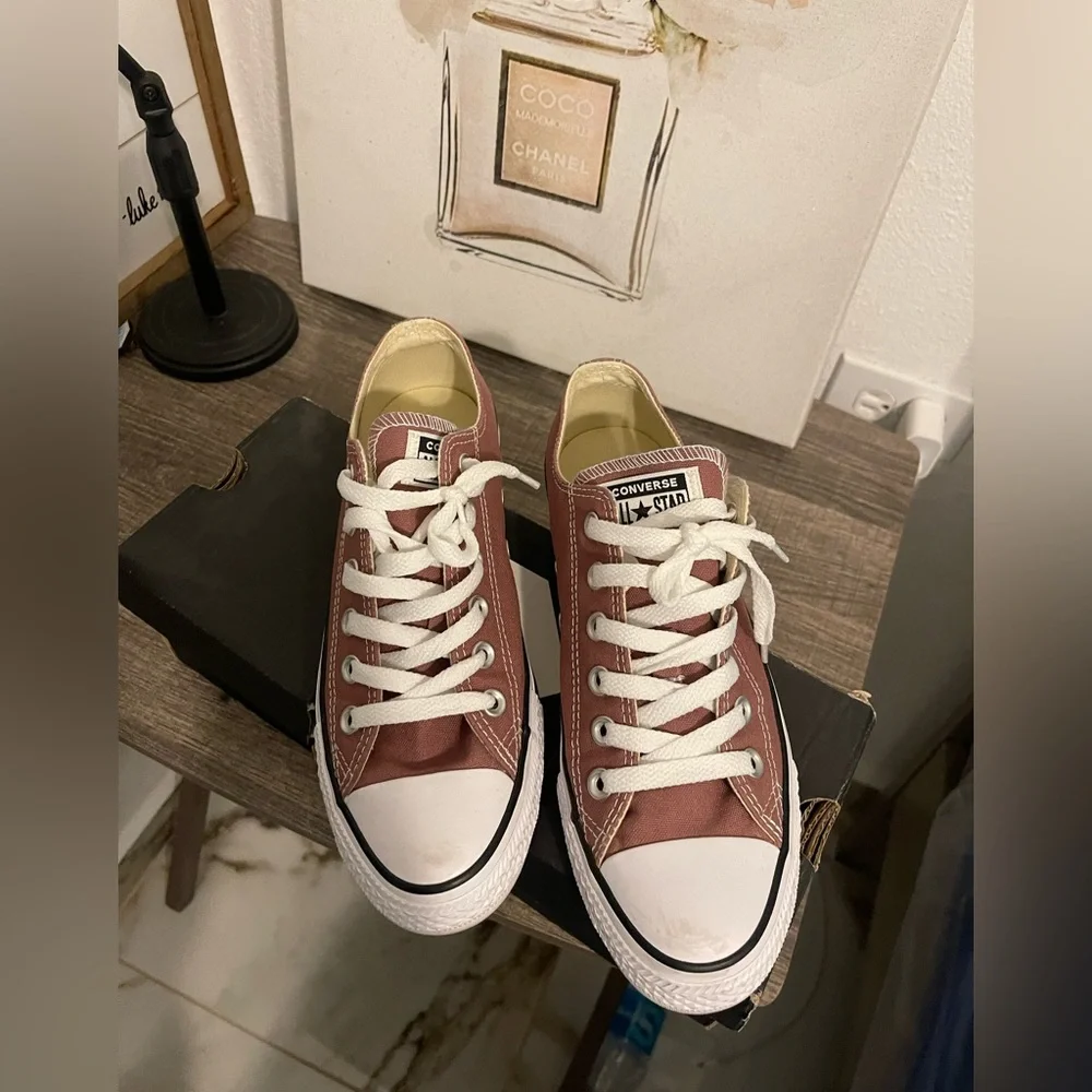 Convers Womnen so cute ☺️ Original - Picture 2 of 4